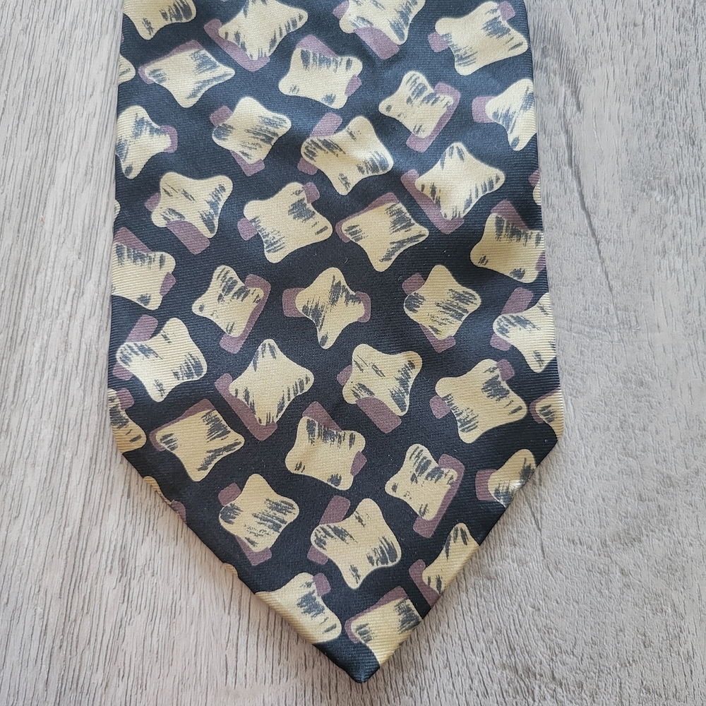 TORRIANI 100% Silk Stylish Black and Gold Artsy Patterns Men's Tie